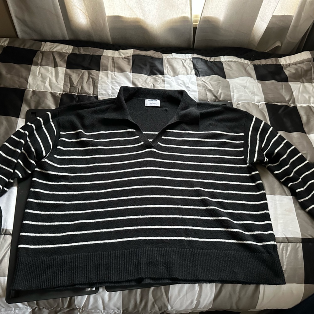 PLUS!  Xxl -  Beautiful sweater from
old navy.